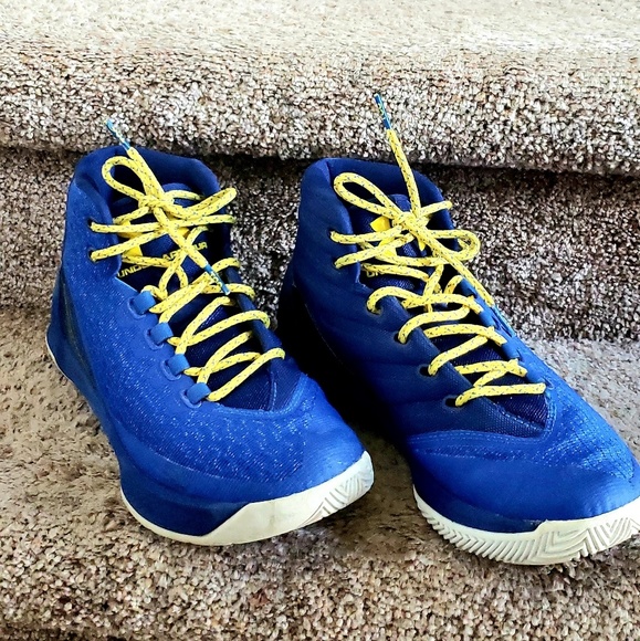 Steph Curry 3 basketball shoes - Picture 3 of 3